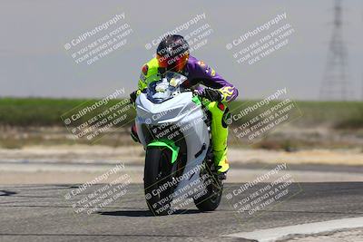 media/Aug-03-2025-TrackDaz (Sun) [[bf4a71acf9]]/C Group/1240pm (Wheelie Bump)/